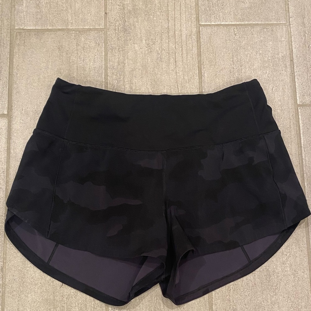 Lululemon high-rise speed up short 2.5”